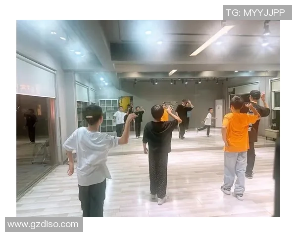 街舞热潮引发讨论上海街舞队实力与争议的深度剖析