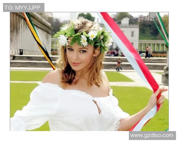 英超足球宝贝大胸魅力四射引领时尚潮流的性感风潮