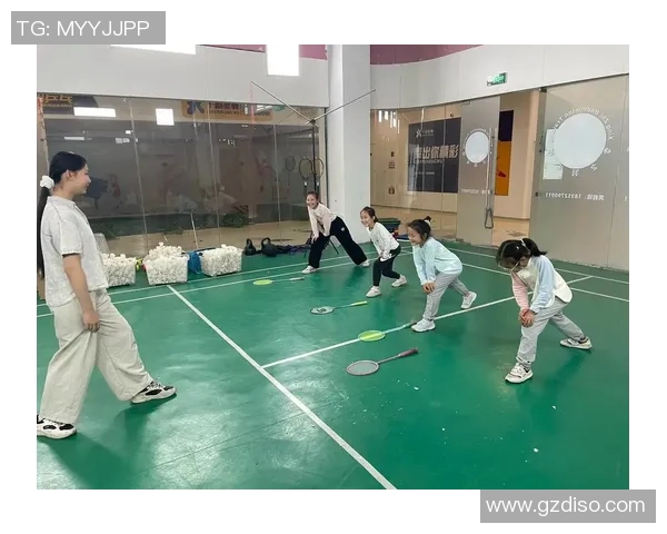 羽毛球新手必看：从力量训练到技巧提升的全面入门指南